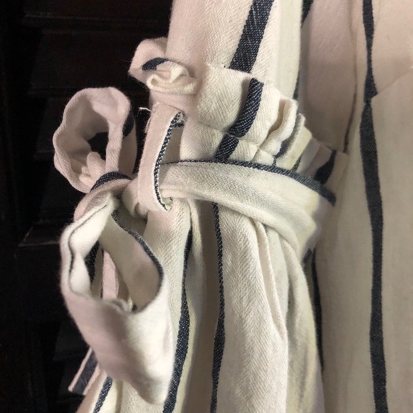 Lucky Bow-sleeve top - Picture 2 of 3